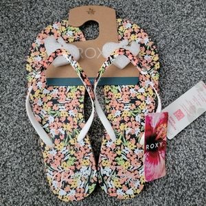 NWT! Roxy Flips - 9